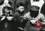 Image les enfants pauvres Chine, 1932, de la seconde 37 séquences d'archives historiques vidéo 65675066268