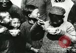 Image les enfants pauvres Chine, 1932, de la seconde 50 séquences d'archives historiques vidéo 65675066268