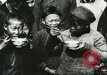 Image les enfants pauvres Chine, 1932, de la seconde 52 séquences d'archives historiques vidéo 65675066268