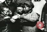 Image les enfants pauvres Chine, 1932, de la seconde 55 séquences d'archives historiques vidéo 65675066268