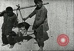 Image les enfants pauvres Chine, 1932, de la seconde 14 séquences d'archives historiques vidéo 65675066270