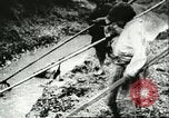 Image les enfants pauvres Chine, 1932, de la seconde 16 séquences d'archives historiques vidéo 65675066271
