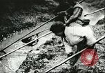 Image les enfants pauvres Chine, 1932, de la seconde 21 séquences d'archives historiques vidéo 65675066271