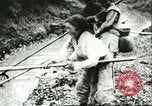 Image les enfants pauvres Chine, 1932, de la seconde 22 séquences d'archives historiques vidéo 65675066271