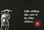Image les enfants pauvres Chine, 1932, de la seconde 6 séquences d'archives historiques vidéo 65675066272