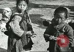 Image les enfants pauvres Chine, 1932, de la seconde 16 séquences d'archives historiques vidéo 65675066272