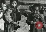 Image les enfants pauvres Chine, 1932, de la seconde 17 séquences d'archives historiques vidéo 65675066272