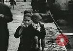 Image les enfants pauvres Chine, 1932, de la seconde 44 séquences d'archives historiques vidéo 65675066272