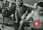 Immagine di Le miniere di sale Tze-Kung Cina, 1944, secondo 33 filmato di repertorio 65675066278