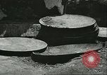 Immagine di Le miniere di sale Tze-Kung Cina, 1944, secondo 53 filmato di repertorio 65675066278