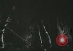 Immagine di Le miniere di sale Tze-Kung Cina, 1944, secondo 56 filmato di repertorio 65675066278