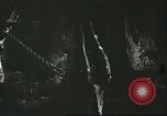 Immagine di Le miniere di sale Tze-Kung Cina, 1944, secondo 57 filmato di repertorio 65675066278