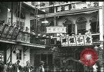 Standbild das Leben der Reichen und der Armen China, 1932, aus Sekunde 47 historischem Filmmaterial Videoclip 65675066296