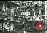 Standbild das Leben der Reichen und der Armen China, 1932, aus Sekunde 49 historischem Filmmaterial Videoclip 65675066296