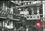 Standbild das Leben der Reichen und der Armen China, 1932, aus Sekunde 51 historischem Filmmaterial Videoclip 65675066296