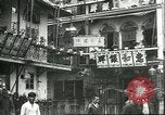 Standbild das Leben der Reichen und der Armen China, 1932, aus Sekunde 54 historischem Filmmaterial Videoclip 65675066296