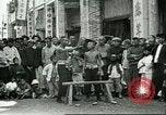Standbild Straßenkünstler China, 1932, aus Sekunde 14 historischem Filmmaterial Videoclip 65675066298