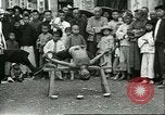 Standbild Straßenkünstler China, 1932, aus Sekunde 21 historischem Filmmaterial Videoclip 65675066298