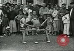 Standbild Straßenkünstler China, 1932, aus Sekunde 24 historischem Filmmaterial Videoclip 65675066298