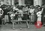 Standbild Straßenkünstler China, 1932, aus Sekunde 30 historischem Filmmaterial Videoclip 65675066298
