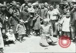 Standbild Straßenkünstler China, 1932, aus Sekunde 50 historischem Filmmaterial Videoclip 65675066298