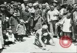 Standbild Straßenkünstler China, 1932, aus Sekunde 59 historischem Filmmaterial Videoclip 65675066298