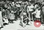 Standbild Straßenkünstler China, 1932, aus Sekunde 60 historischem Filmmaterial Videoclip 65675066298
