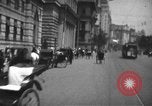 Immagine di Shanghai 1920s frenetica città scene di strada Shanghai in Cina, 1928, secondo 3 filmato di repertorio 65675066301