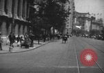 Immagine di Shanghai 1920s frenetica città scene di strada Shanghai in Cina, 1928, secondo 13 filmato di repertorio 65675066301