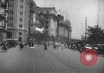 Immagine di Shanghai 1920s frenetica città scene di strada Shanghai in Cina, 1928, secondo 21 filmato di repertorio 65675066301