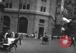 Immagine di Shanghai 1920s frenetica città scene di strada Shanghai in Cina, 1928, secondo 28 filmato di repertorio 65675066301