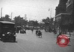 Immagine di Shanghai 1920s frenetica città scene di strada Shanghai in Cina, 1928, secondo 45 filmato di repertorio 65675066301