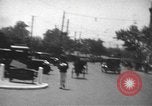 Immagine di Shanghai 1920s frenetica città scene di strada Shanghai in Cina, 1928, secondo 50 filmato di repertorio 65675066301
