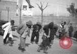 Immagine di Vita dei lavoratori Shanghai in Cina, 1928, secondo 62 filmato di repertorio 65675066304