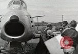 Immagine di F-86 Sabre La corea di Suwon, 1953, secondo 33 filmato di repertorio 65675066309