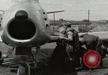 Immagine di F-86 Sabre La corea di Suwon, 1953, secondo 35 filmato di repertorio 65675066309