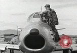 Immagine di F-86 Sabre La corea di Suwon, 1953, secondo 44 filmato di repertorio 65675066309