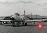 Standbild F-86 Sabre Südkorea, 1953, aus Sekunde 32 historischem Filmmaterial Videoclip 65675066311