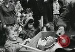Standbild amerikanische Bürger San Bruno California USA, 1956, aus Sekunde 16 historischem Filmmaterial Videoclip 65675066314