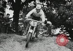 Standbild Motorrad dirtbike Rennen Tarn Frankreich, 1956, aus Sekunde 33 historischem Filmmaterial Videoclip 65675066318