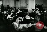 Immagine di Le donne dipendenti United States USA, 1918, secondo 57 filmato di repertorio 65675066337