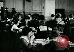 Immagine di Le donne dipendenti United States USA, 1918, secondo 59 filmato di repertorio 65675066337