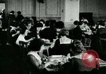 Immagine di Le donne dipendenti United States USA, 1918, secondo 62 filmato di repertorio 65675066337