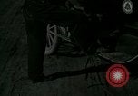 Standbild Telefon Kabel instandsetzen United States USA, 1918, aus Sekunde 16 historischem Filmmaterial Videoclip 65675066341