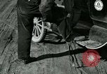 Standbild Telefon Kabel instandsetzen United States USA, 1918, aus Sekunde 19 historischem Filmmaterial Videoclip 65675066341