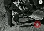 Standbild Telefon Kabel instandsetzen United States USA, 1918, aus Sekunde 29 historischem Filmmaterial Videoclip 65675066341