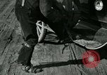 Standbild Telefon Kabel instandsetzen United States USA, 1918, aus Sekunde 32 historischem Filmmaterial Videoclip 65675066341