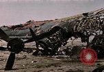 Standbild Zerstörte deutsche Kampfflugzeuge Tunis Tunesien, 1943, aus Sekunde 26 historischem Filmmaterial Videoclip 65675066356