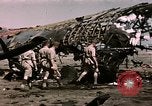Standbild Zerstörte deutsche Kampfflugzeuge Tunis Tunesien, 1943, aus Sekunde 42 historischem Filmmaterial Videoclip 65675066356