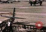 Standbild Zerstörte deutsche Kampfflugzeuge Tunis Tunesien, 1943, aus Sekunde 58 historischem Filmmaterial Videoclip 65675066356